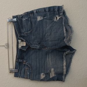H&M denim cut off, jean bootie shorts. So cute! Size 2.